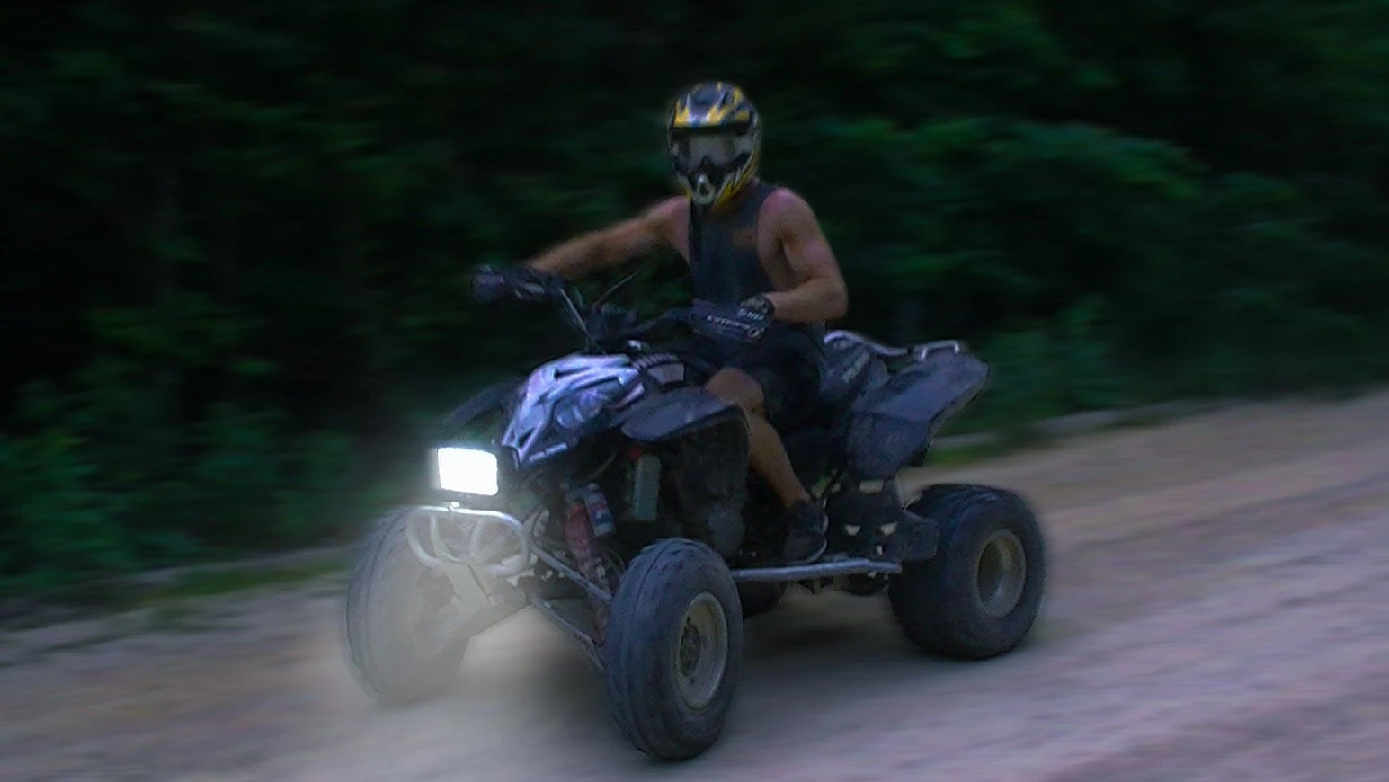 9" Titan Series Quad-Row Off-Road LED Light Bar - 108W, 9,600 Lumens, Multi Beam Technology 15 9" Titan Series Quad-Row Off-Road LED Light Bar - 108W, 9,600 Lumens, Multi Beam Technology - Image 15