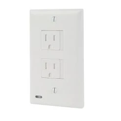SnapPower SafeLight Décor Outlet Cover Plate with Integrated LED Lighting - Automatic On/Off, White Finish, 4000K
