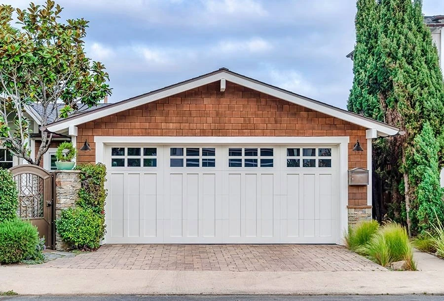 10.6" Bronze LED Barn Light Sconce - Indoor/Outdoor Wall Light, 9W Energy-Efficient 2 10.6" Bronze LED Barn Light Sconce - Indoor/Outdoor Wall Light, 9W Energy-Efficient - Image 2